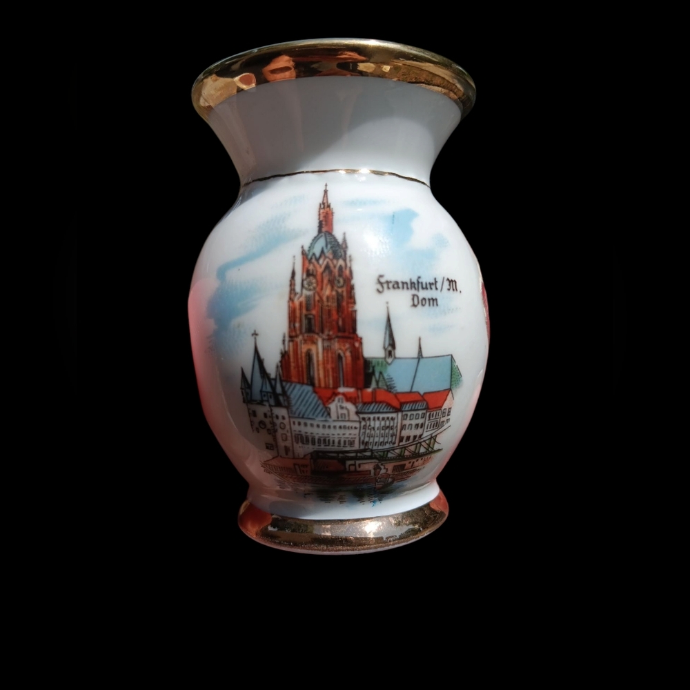 Porcelain Vase with Frankfurt Cathedral Design